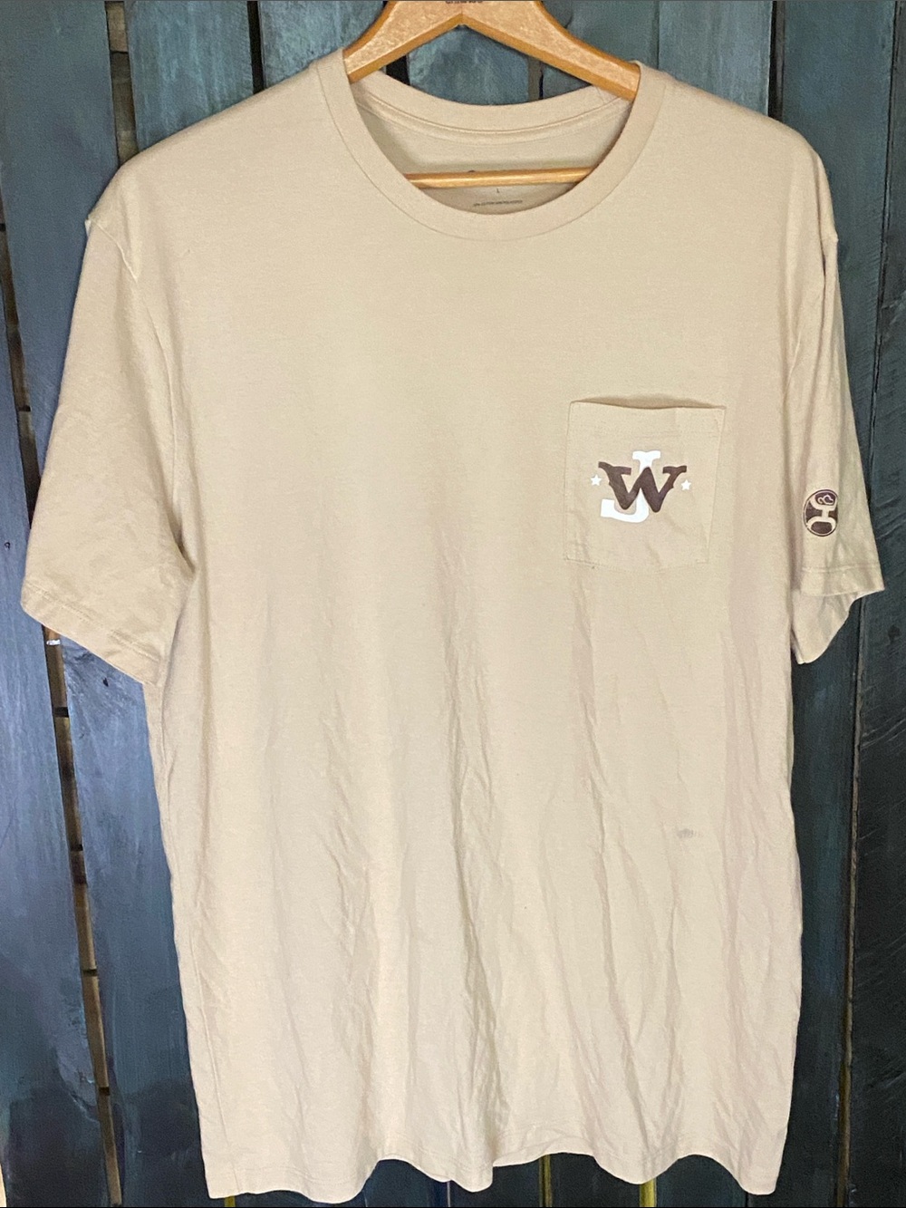 Hooey Short-Sleeve Pocket Tee in Beige with John Wayne Cattle Company large